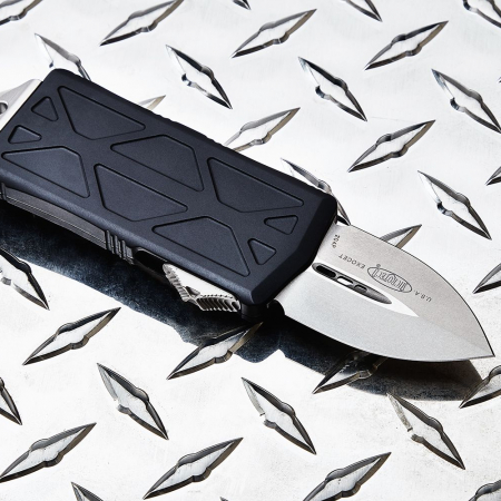 Microtech – 157-10 – Ultratech Exocet Auto D/E Stonewash OTF Knife – Aluminum – Black