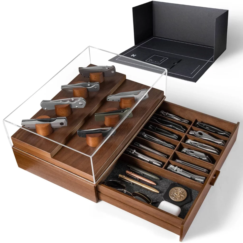 Holme & Hadfield – 52-FQ-RNTH – The Armory – Knife Showcase – Wood and Acrylic – Walnut