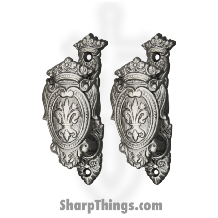 VOC – CN203306 – Fleur de lis Shield Gun and Sword Holder Set – Cast Metal – Silver