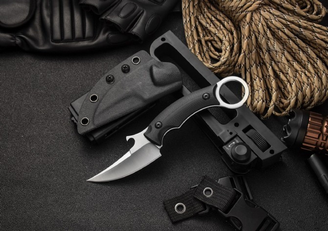 Bastinelli Creations - BAS15 - Picolomako - Fixed Blade Knife - N690 Stonewash Full Tang - G10 - Black - Image 9