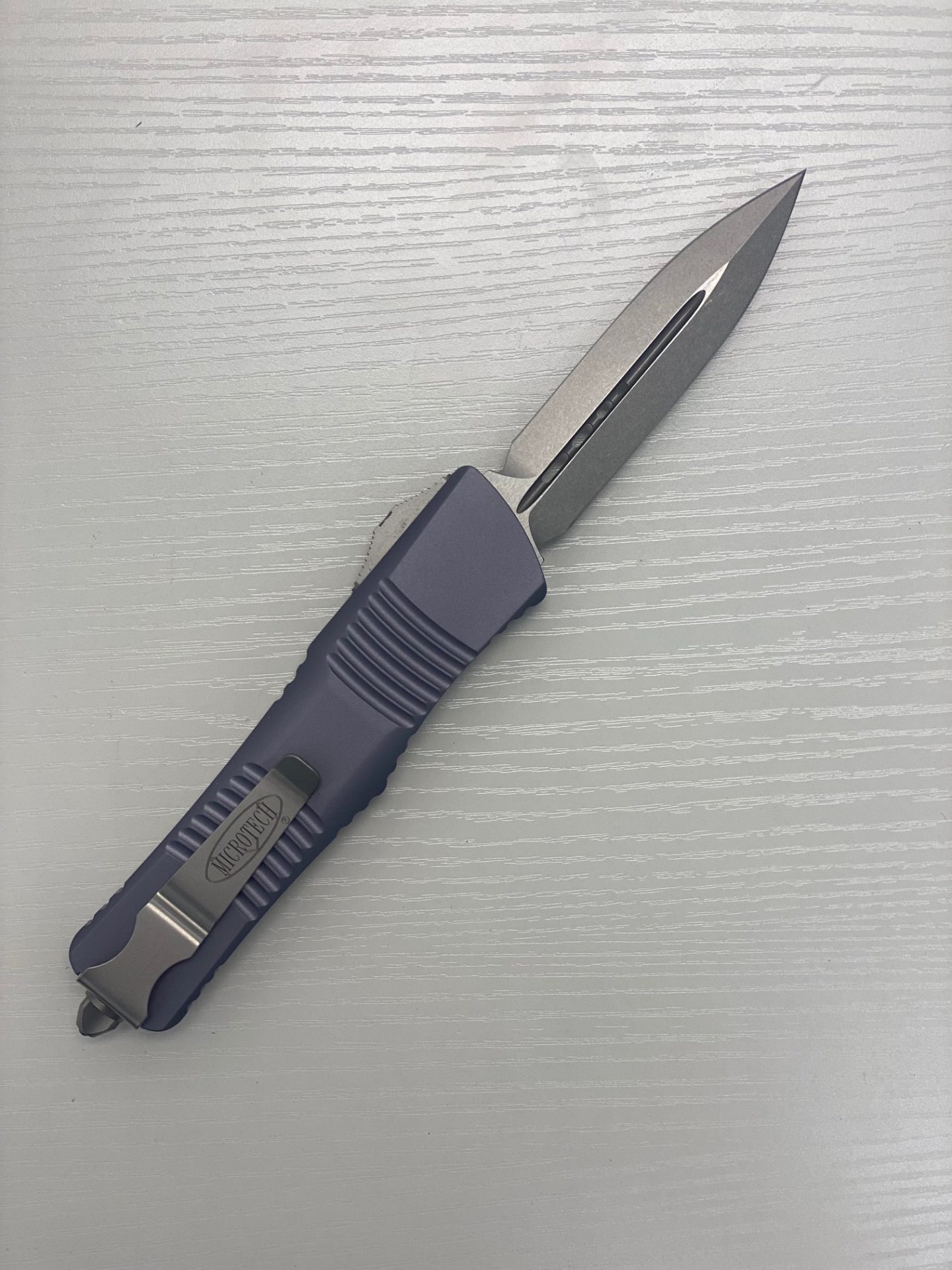 Microtech - 142-10GY - Combat Troodon - OTF Auto - Stonewash D/E - 6061-T6 Aluminum - Gray - Image 9
